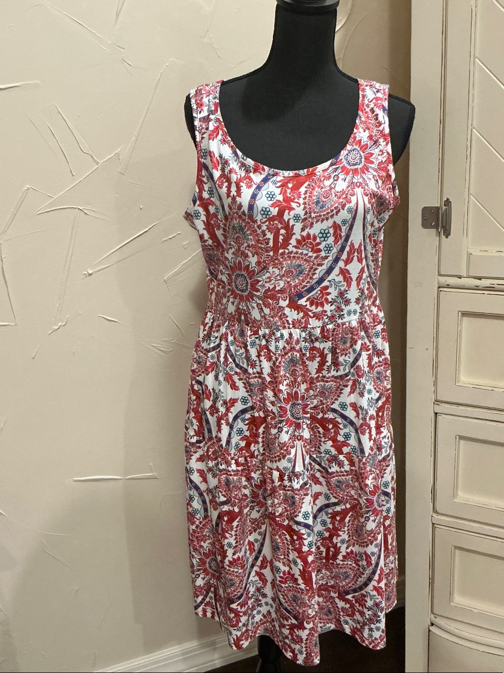Red Paisley Scoop-Neck Sleeveless Women's Dress